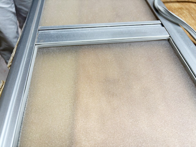 浴室扉のゴムパッキン交換